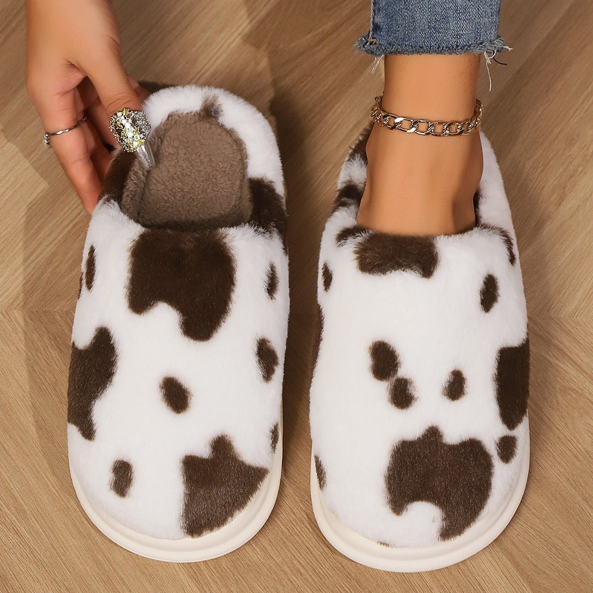 Cute Cow Spotted Plush Slippers Winter Warm Non - slip Bedroom Floor Fuzzy Slipper Couple Women House Shoes - Free Spirit Chic